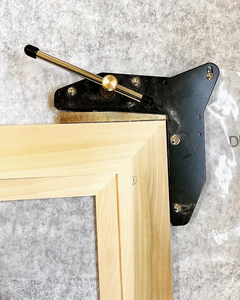 Casing joint and miter detail in a finish carpentry project